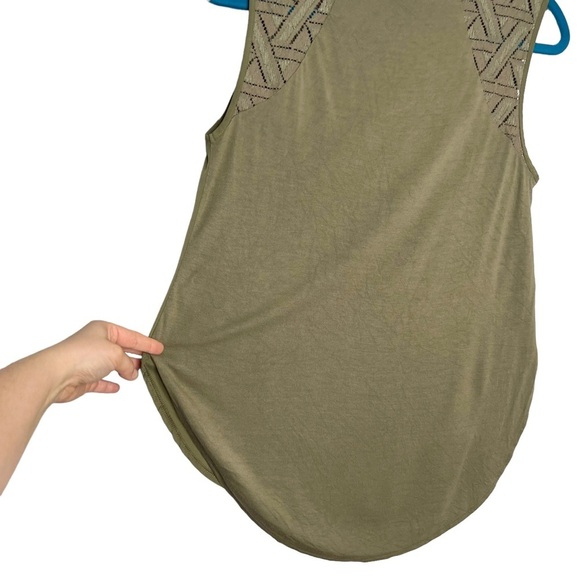 Banana Republic Green Mixed Media Rounded Hem Sleeveless Blouse - Picture 8 of 8